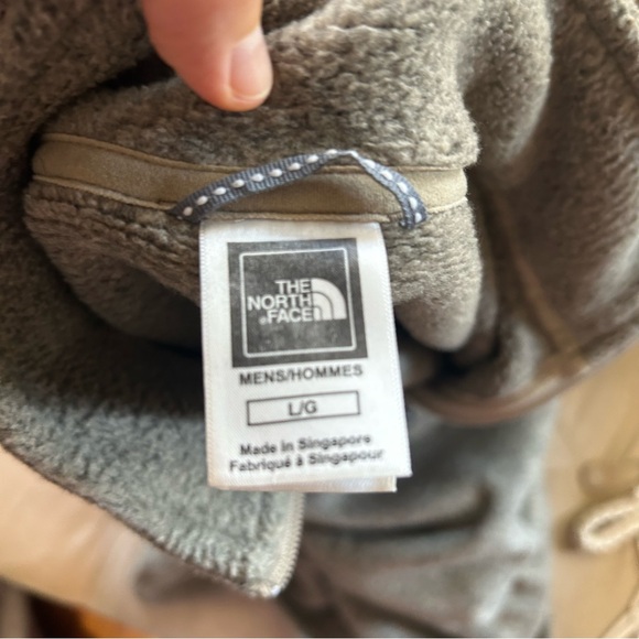 The North Face Men’s L Large Crescent Fleece Pullover  Sweater 1/4 Zip Collar - Picture 4 of 5